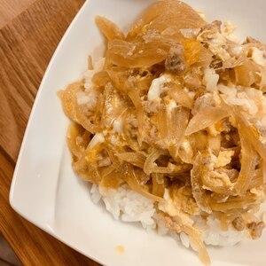 子供が喜ぶ カンタン豚ひき肉と玉ねぎの卵丼 レシピ 作り方 By Acchan66 楽天レシピ 子供が喜ぶ カンタン豚ひき肉と玉ねぎの卵丼 レシピ 作り方 By Acchan66 楽天レシピ